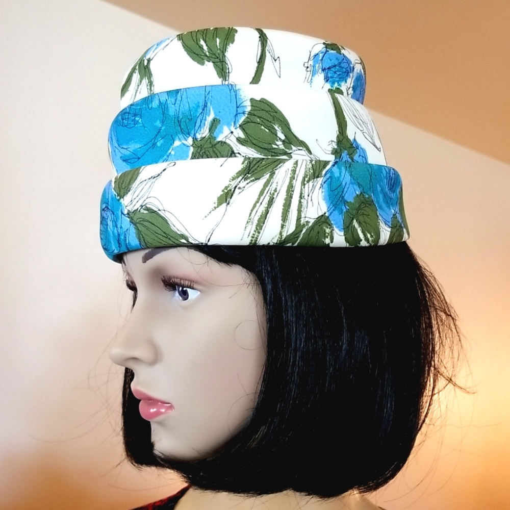 50's Whimsical Turq Stacked Layer Birthday Cake Floral Cloche Gorg Hat EUVC ooak
